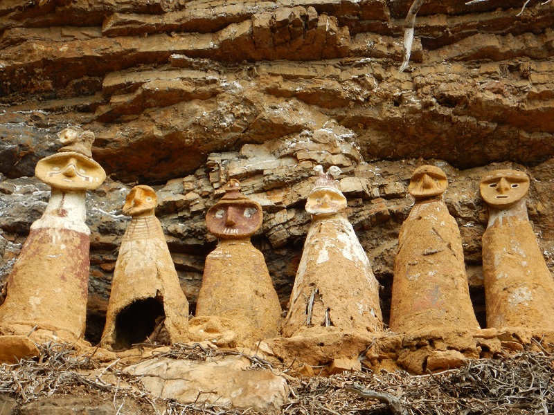 Los Sarcofagos (Purunmachu) de San Jeronimo